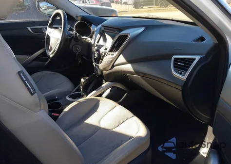 2012 Hyundai Veloster Base W/Gray z USA, uszkodzony, nr VIN KMHTC6AD0CU053735